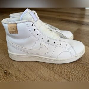 Nike Court Royale 2 mid white sneakers